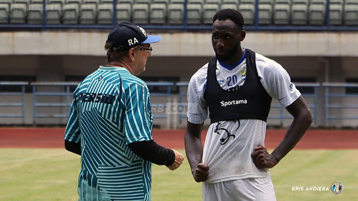 Kebersamaan Castillion dan Como Berakhir, Ini Harapan Pelatih Persib