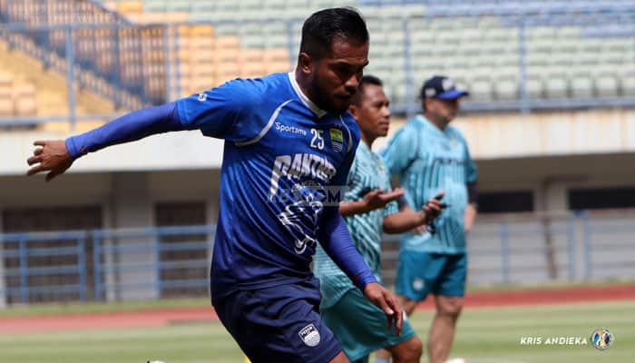 Viral Video Jari Tengah Zulham Zamrun: Bung Towel Teringat Insiden Zulham Merendahkan Bek Persib
