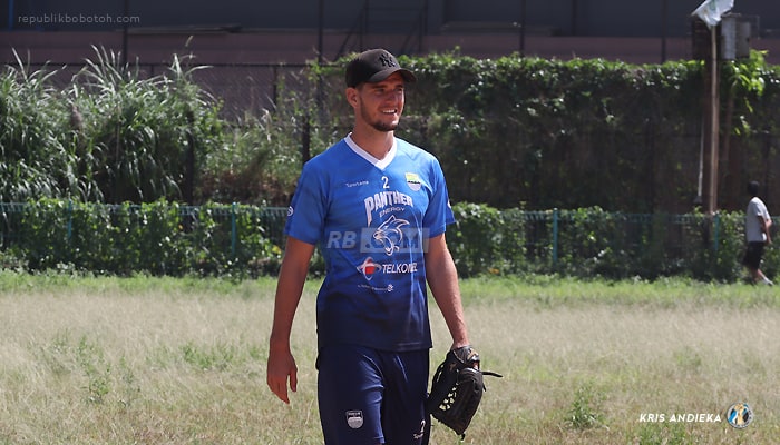 Persib Kedatangan Bek Garuda Select, Begini Respons Nick Kuipers