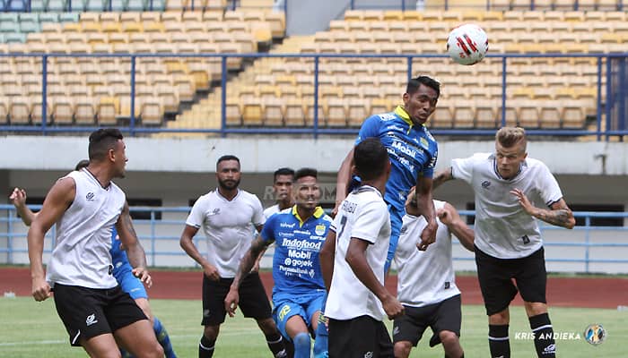 Transisi Bermain dan Skema Set-Piece jadi PR Robert Alberts