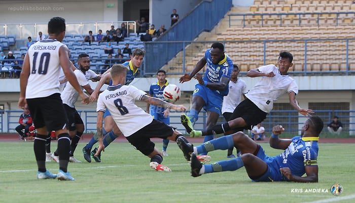 Cek Disini Cara Nonton Live Streaming Persib vs Persikabo