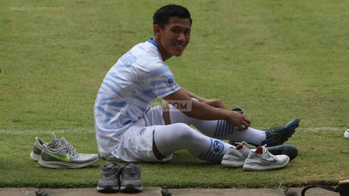 Henhen Bicara Mental dan Minimnya Menit Bermain Bersama Persib