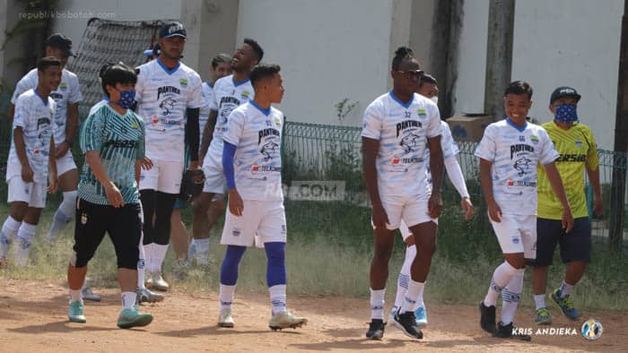 Persib Cari Kekompakan dari Olahraga Softball