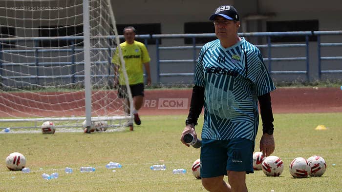 Wacana Liga 1 Digelar Maret, Pelatih Persib: Terlalu Cepat