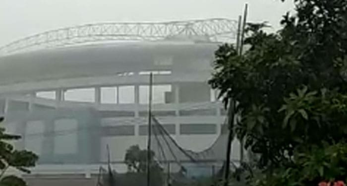 Stadion Batakan Rusak Diterjang Angin Kencang