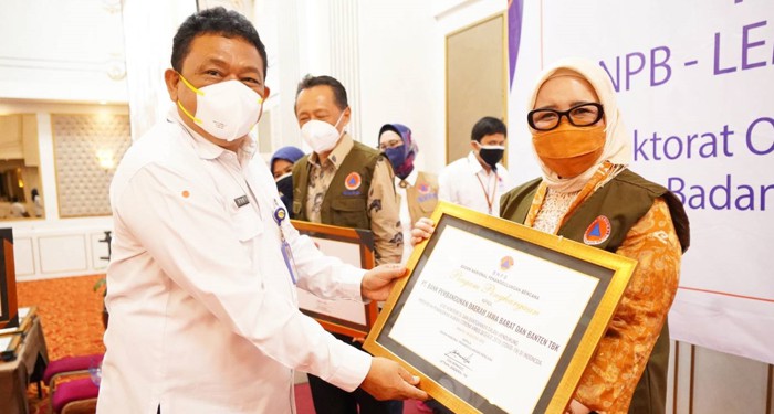Proaktif Bantu Penanganan COVID-19, bank bjb Dapat Penghargaan BNPB