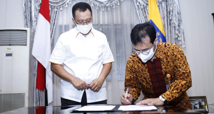 Pos Indonesia Serahkan Bantuan Peduli Lombok