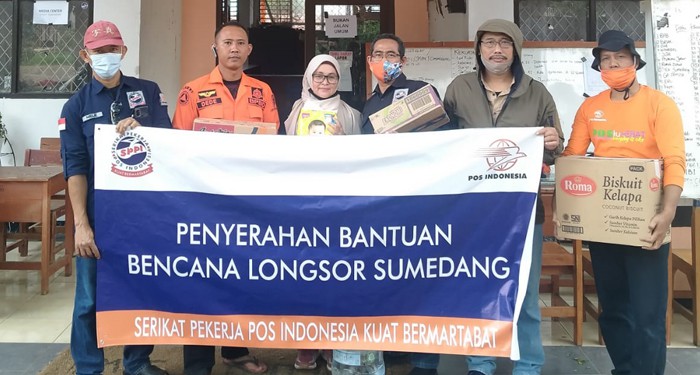 SPPI-KB Berikan Bantuan kepada Korban Bencana di Sumedang