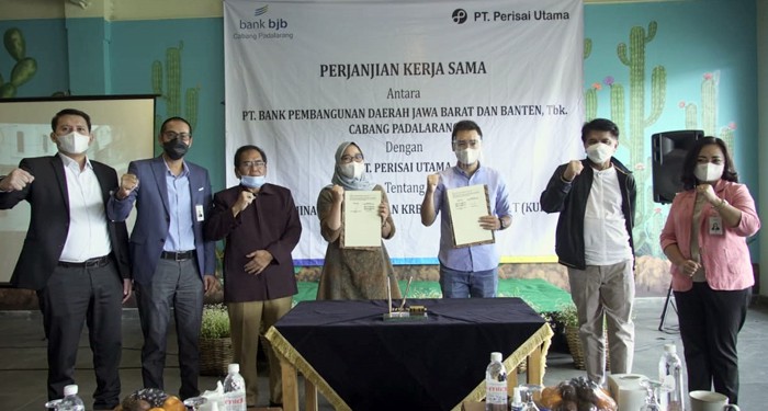 bank bjb Salurkan KUR kepada Tenant Wisata Lembang