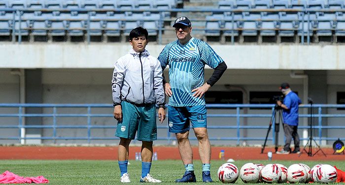 Robert Klaim Fondasi Persib Sudah Kuat untuk Angkat Trofi Juara