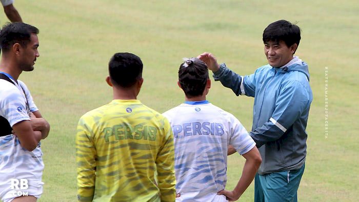 Sedang Ramai Plank Challange, Asisten Pelatih Persib Sebut Tantangannya tidak Mudah