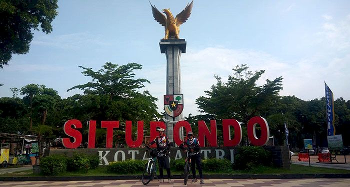 Tiba di Situbondo, Dua Bobotoh Pesepeda #GOWES1403KM Dijamu Anggota Koramil