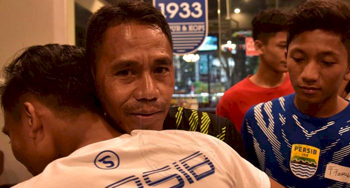 Kocak, Asisten Pelatih Persib 'Ngumpet' dan Gemetaran Saat Hendak Divaksin