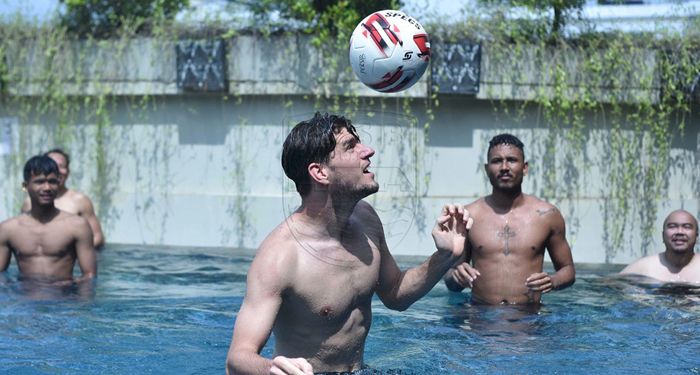 Persib Tetap Gelar Latihan, Ini Program Yang Diberikan Robert