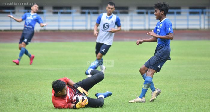 Robert Ungkapkan Kebahagiaanya Lihat Deden Kembali Beraksi di Gim Internal