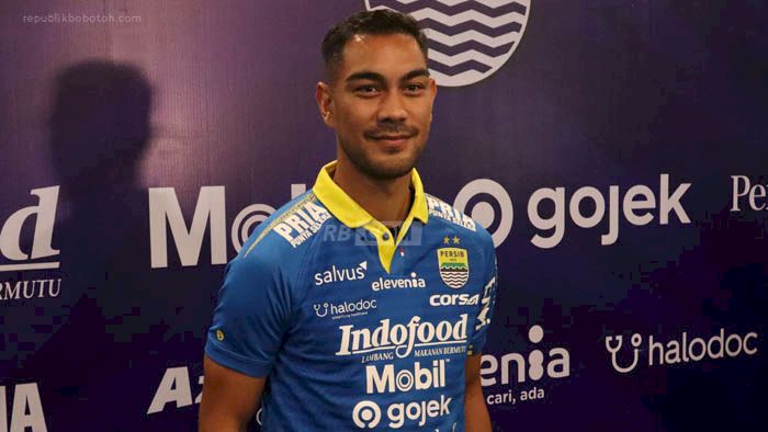Persib Masih Mencari Sosok Pengganti Omid Nazari