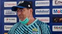 Pelatih Persib Bingung, Sudah Duduk Manis di Depan TV, Uji Coba Timnas U-23 Batal Digelar