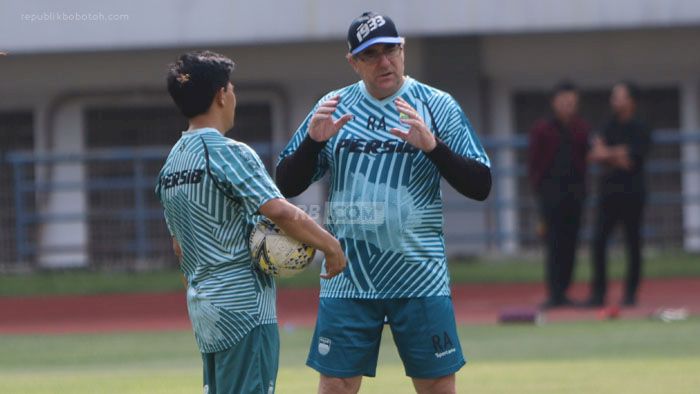  Robert Alberts Puji Anak Asuhnya, Bagini Katanya...