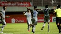 Robert Antisipasi Potensi Adu Penalti di Laga Persib vs Persebaya