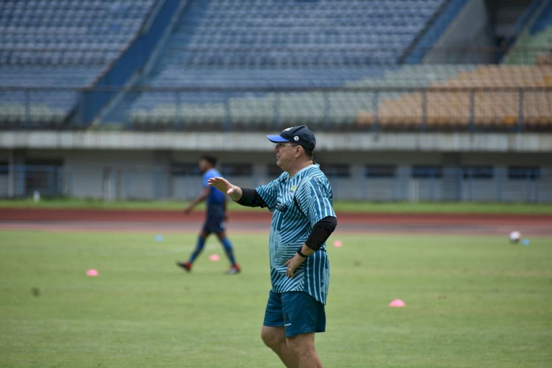Lolos ke Babak 8 Besar, Robert Bicara Soal Target di Piala Menpora