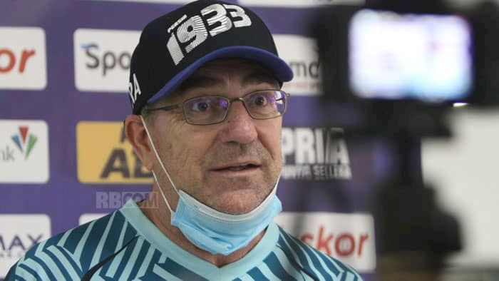 Tak Perpanjang Kontrak Farshad Noor, Begini Penjelasan Robert