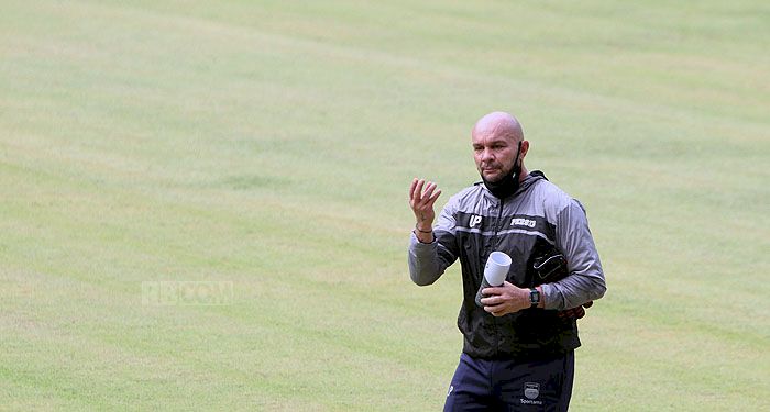 Passos Beri Komentar Terkait Penampilan 3 Kiper Persib di Piala Menpora