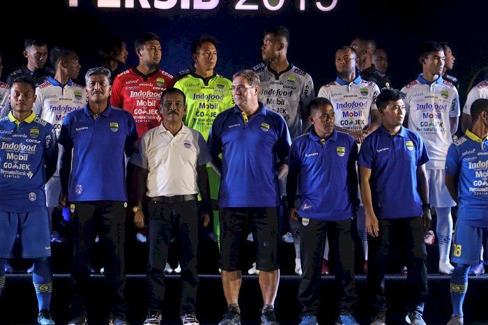 Penjualan Jersey 2020 Menurun, Persib Siapkan Jersey Untuk Mengarungi Musim 2021