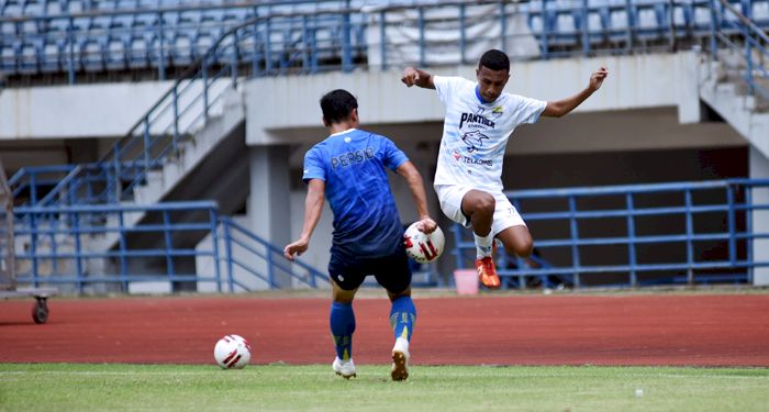 Robert Puji Performa Pemain Muda Persib di Gim Internal