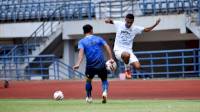 Robert Puji Performa Pemain Muda Persib di Gim Internal