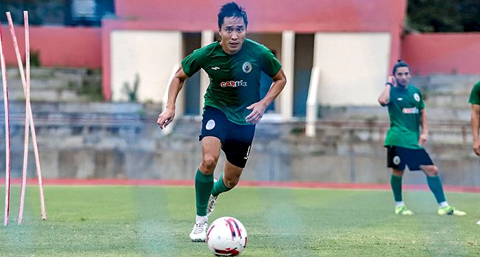 PSS for Humanity: Jebolan Espanyol Lelang Sepatu untuk Warga Terdampak Pandemi