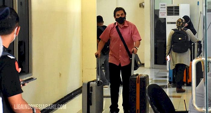 Pelatih Arema: Di Portugal Tidak Seketat di Indonesia
