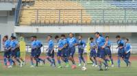 Ini Alasan Pelatih Persib Tolak Undangan Turnamen Garapan Nine Sport Inc