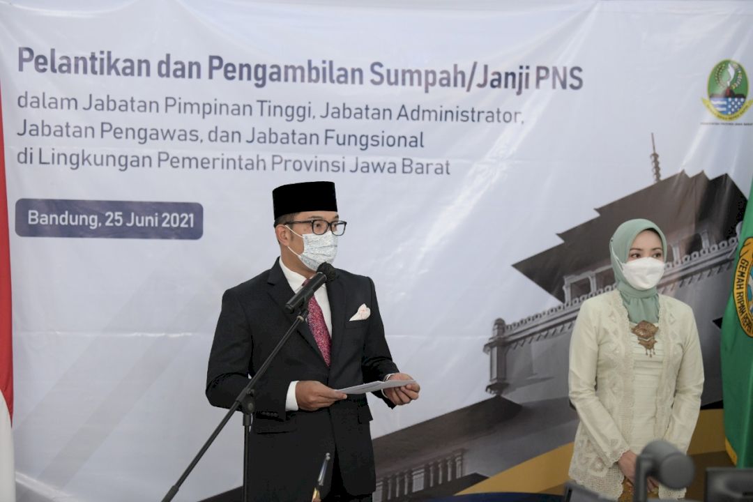 Gubernur Jabar Lantik Dirut RSHS Jadi Kepala Dinas Kesehatan