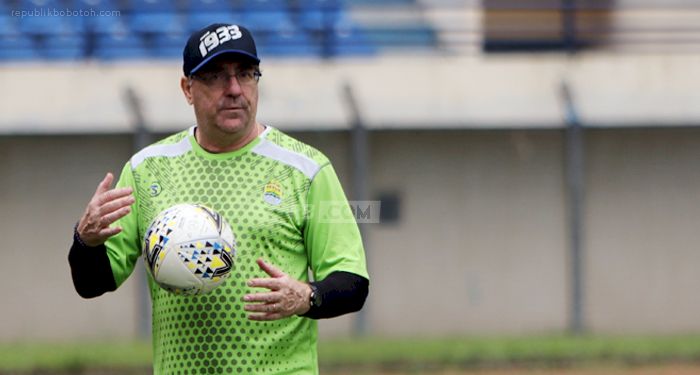 Persib Tak Bisa Berlatih Bersama, Robert Alberts Singgung Latihan Tim PON dan Porda