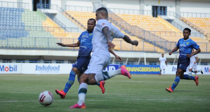 Uji Coba Persib Melawan Persikabo Berakhir Tanpa Pemenang 