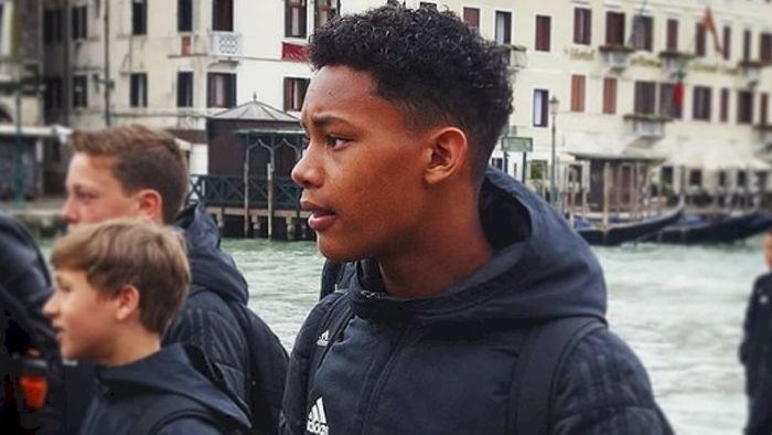 Pemain Akademi Ajax Berdarah Indonesia Meninggal Dunia Akibat Kecelakaan Mobil 