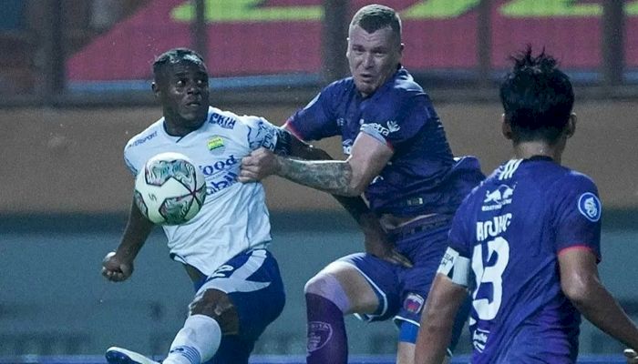 Persib Disindir, Robert Alberts Bereaksi