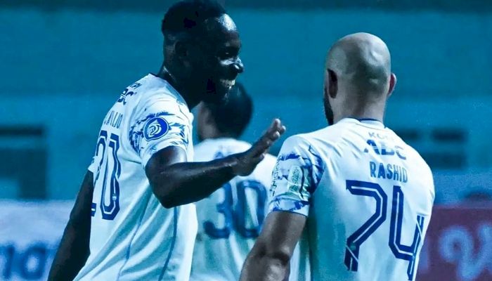 Castillion dan Ardi Idrus Dicoret, Ezra Walian Berpeluang Masuk Line Up