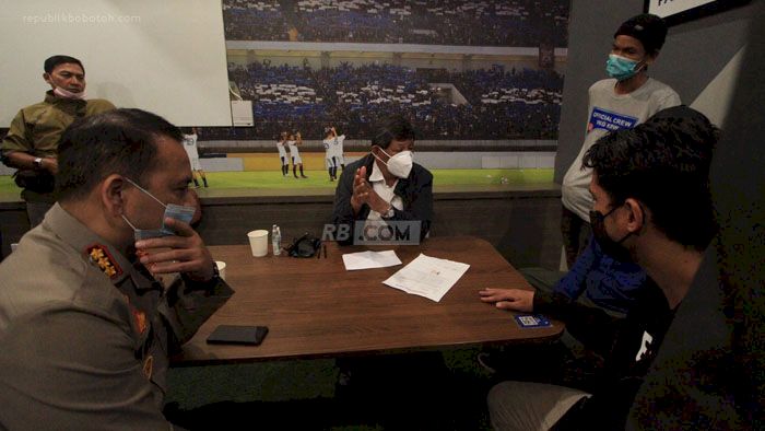 Manajemen Persib Tandatangani Petisi Bobotoh dengan Catatan