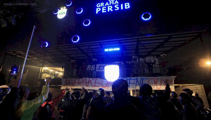 Ini 3 Poin yang Disampaikan Bobotoh dalam Aksi Bentangkan Spanduk di Graha Persib