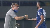 Robert Bertanya 2 Pertanyaan Ini Pada Awak Tim, Jawabannya: Persib!
