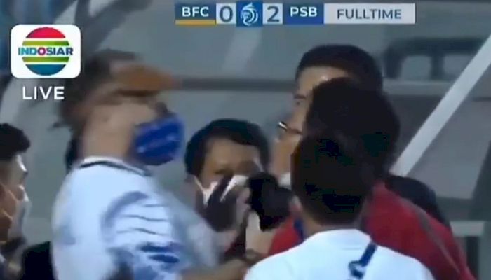 TERPOPULER: Bobotoh Pertayakan Keributan Usai Laga, Robert Buka Suara hingga Teja Man Of The Match
