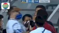 Sambut Kemenangan Persib, Bobotoh Pertayakan Keributan di Bench Usai Laga