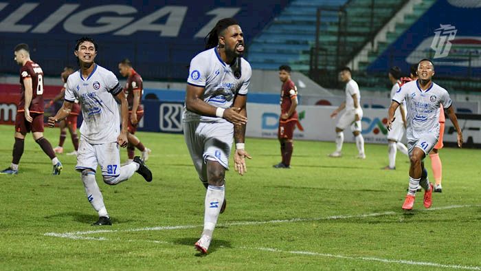 Aman dari Bali United, Persib Ditikung Arema 