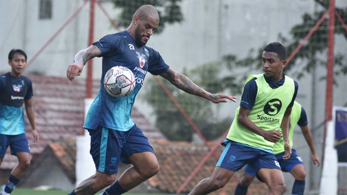 Persib Lewatkan Official Training, Dua Pemain Absen
