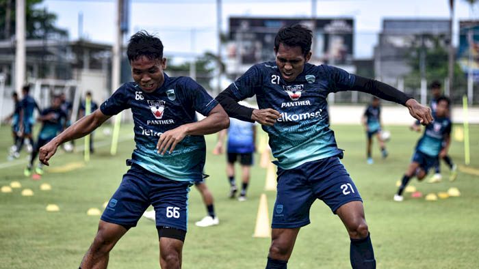 Laga Kontra PSM Ditunda, Ini Yang Dilakukan Tim Pelatih Persib untuk Pemainnya