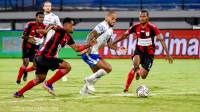Pelatih dan Pemain Persipura 'Bingung' Bisa Kalah Telak dari Persib meski Panen Peluang