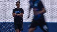 Persib vs Persela: Tugas Berat Duet Ragil-Gustavo Lopez