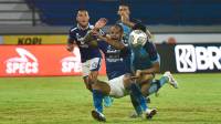 Sama-sama Cetak Gol Keberuntungan, Robert Nilai Persib Seharusnya Dapat Penalti