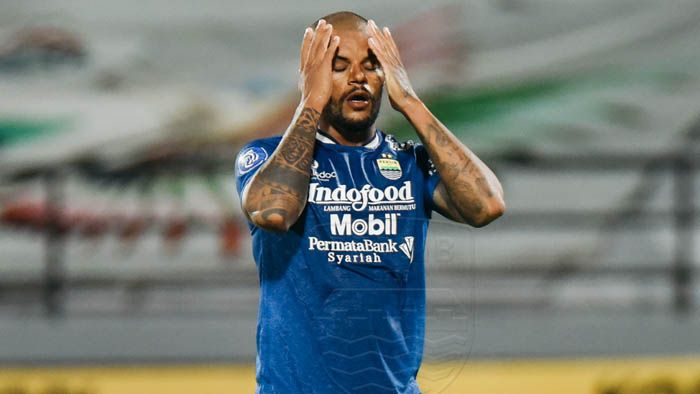 Skema Baru dan Bentuk Tanggung Jawab Robert Alberts Pertajam Lini Depan Persib